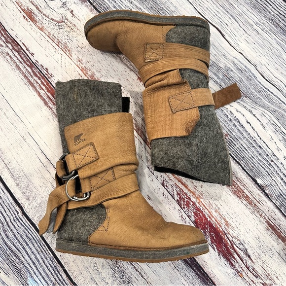 Sorel Chipahko Leather and Felt Blanket Boots - Picture 2 of 10